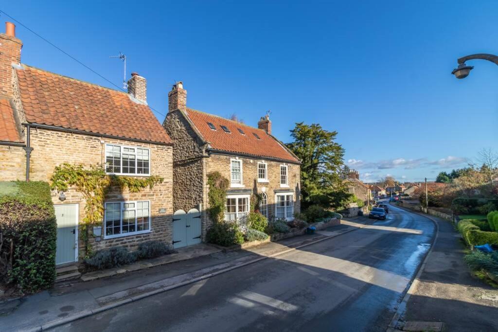 Dene Cottage, Welburn Екстериор снимка